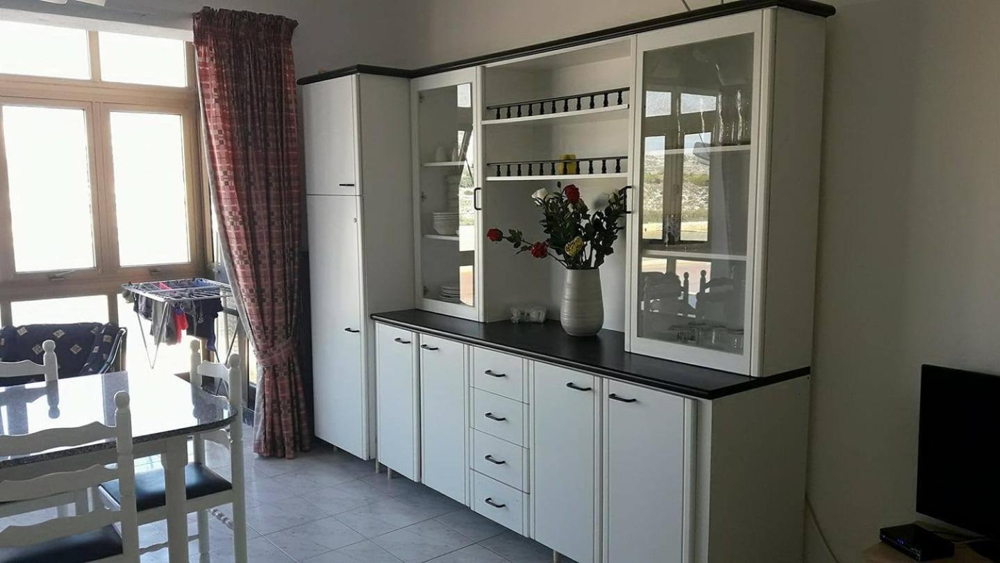 Salina With Private Balcony Naxxar